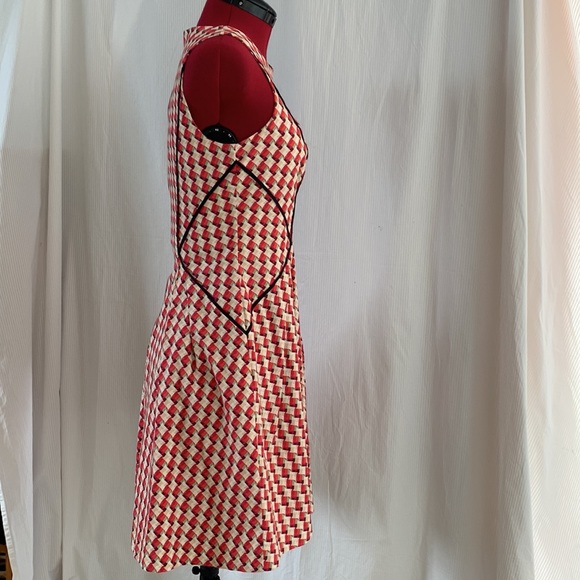 CUE Fit and Flare Dress Size 10 - Picture 4 of 11